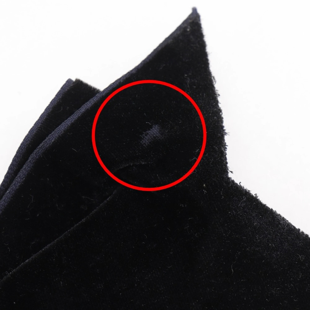 CHANEL Black Brooch - Picture 4 of 6